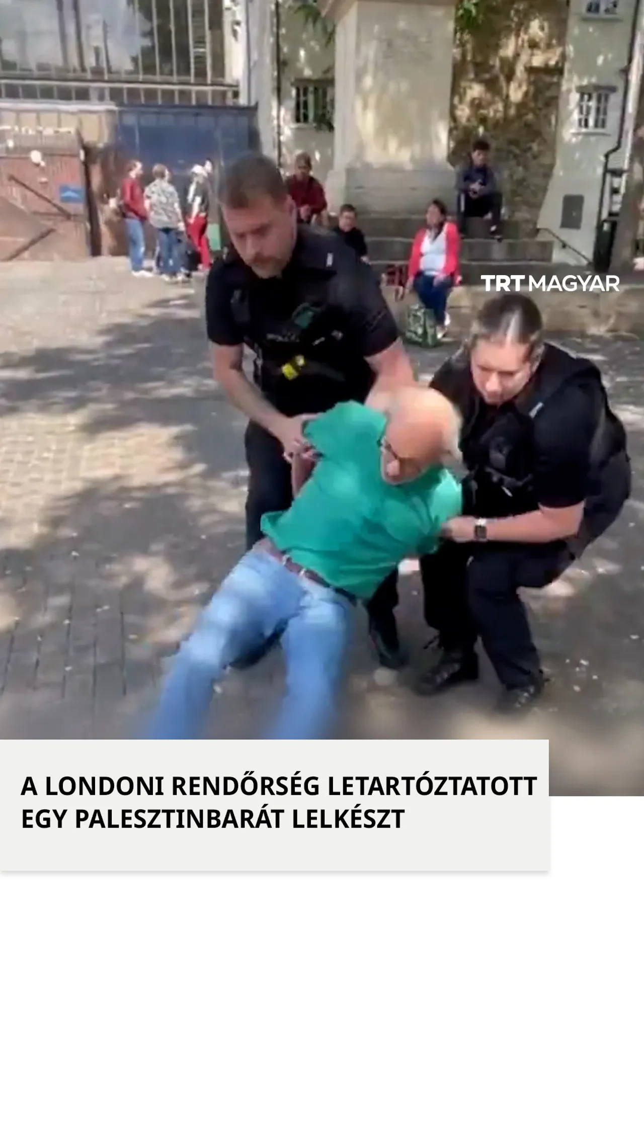 Egy fővárosi rendőr letartóztatott egy palesztinbarát lelkészt