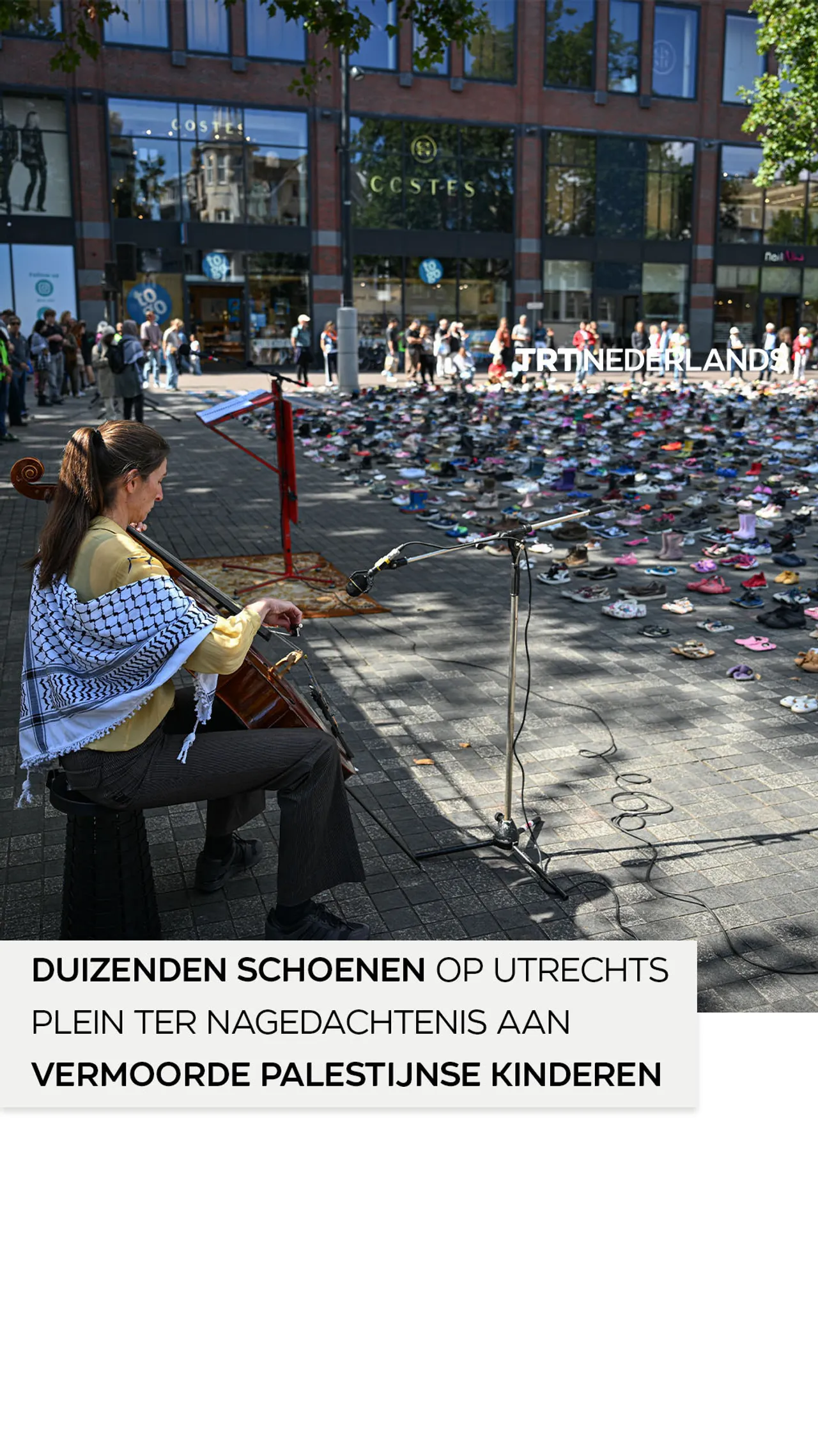 Duizenden schoenen op plein in Utrecht ter nagedachtenis aan vermoorde Palestijnse kinderen