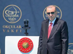 Erdogan celebra 954º aniversário da vitória da Manziquerta, classificando-a como marco histórico