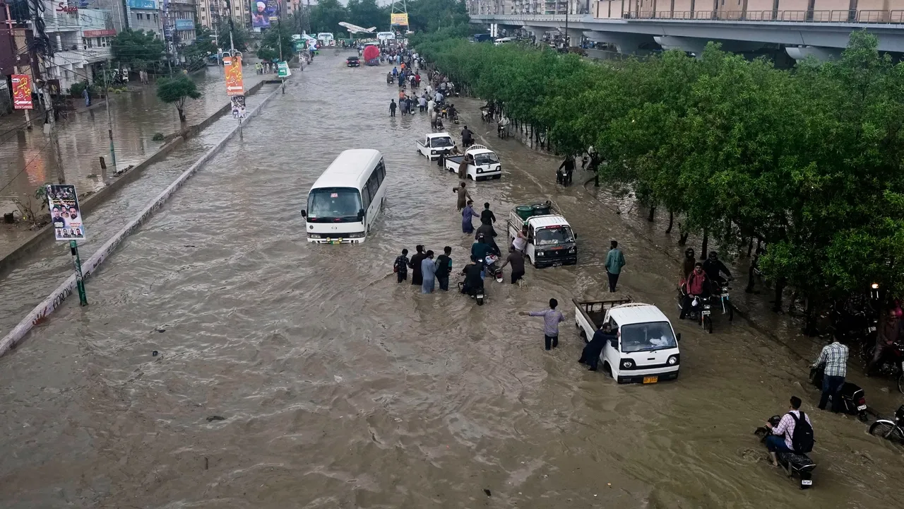 شیوع انواع بیماری‌ها، تهدیدی تازه برای آسیب‌دیدگان سیل در شمال پاکستان