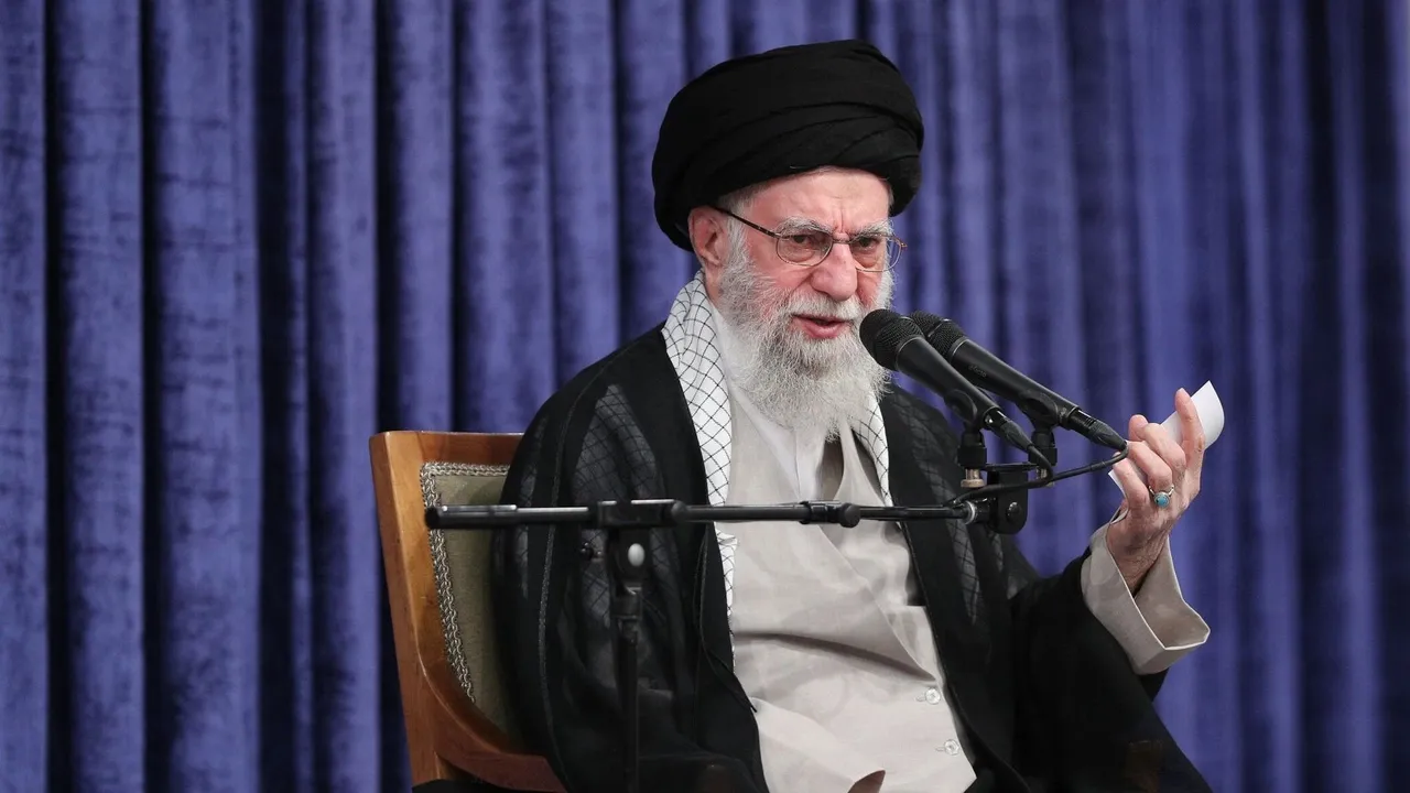 علی خامنه‌ای: مذاکره مستقیم با آمریکا راه‌حل نیست