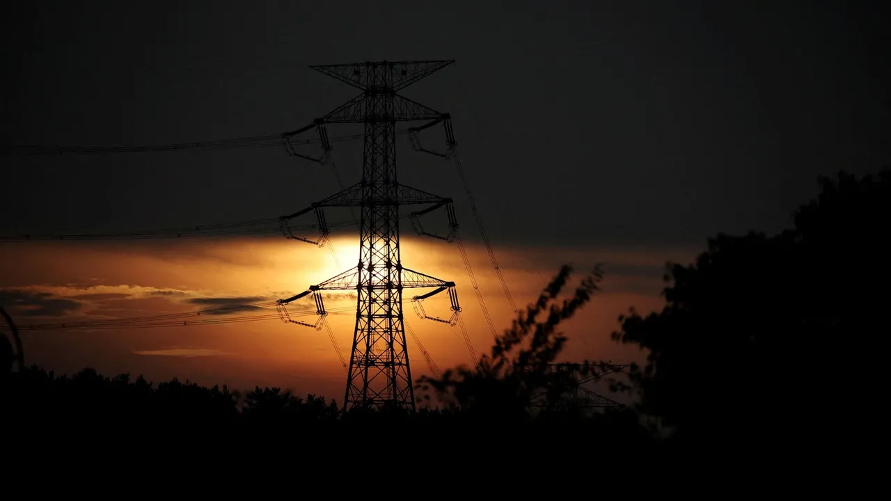 پیشرفت پروژه انتقال برق کاسا-۱۰۰۰ در سه منطقه از افغانستان