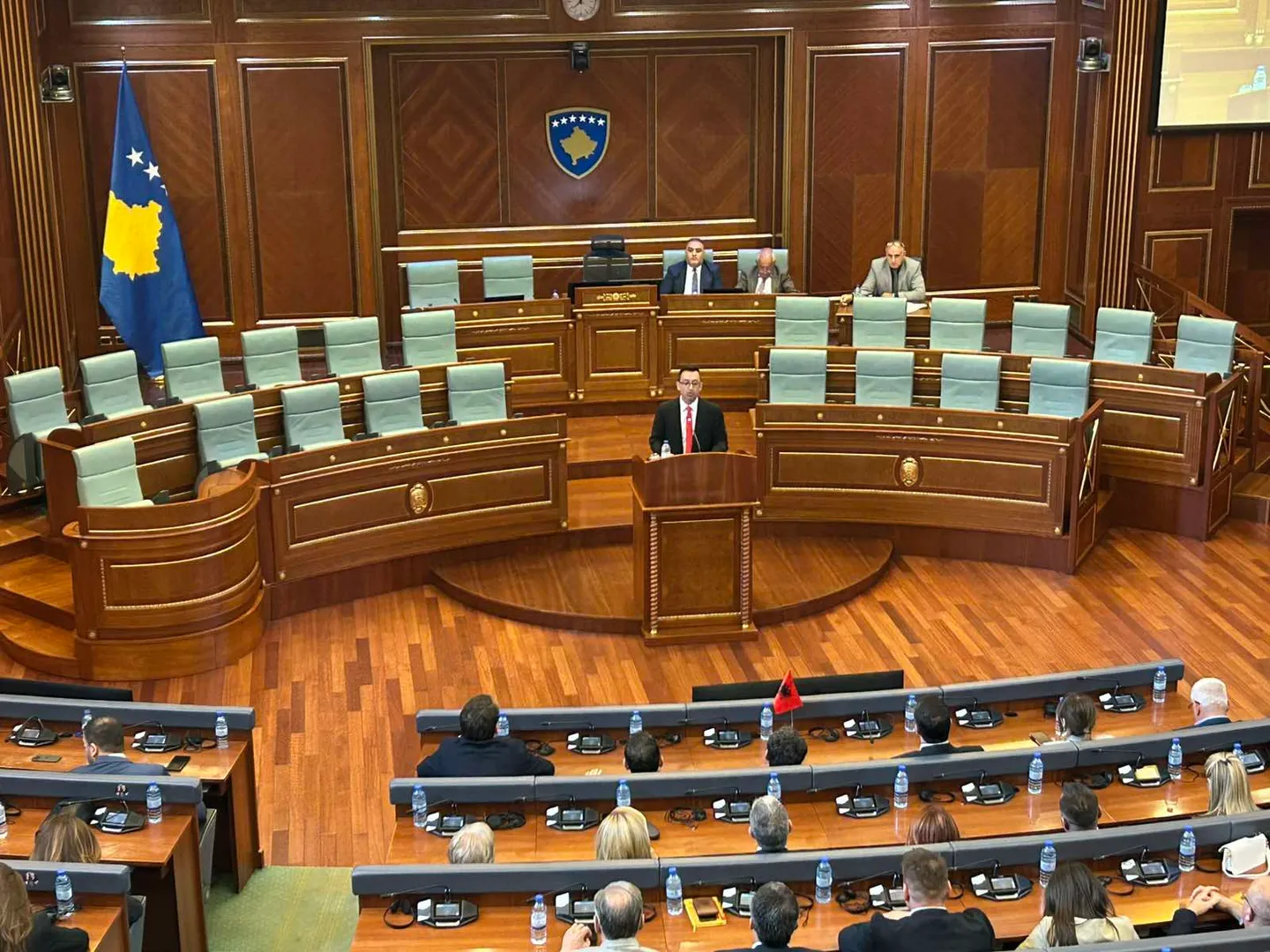 Dimal Basha zgjidhet kryetar i ri i Kuvendit të Kosovës