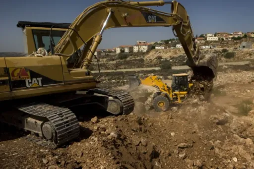 الصندوق السيادي النرويجي يسحب استثماراته من "Caterpillar" بسبب انتهاكات في غزة