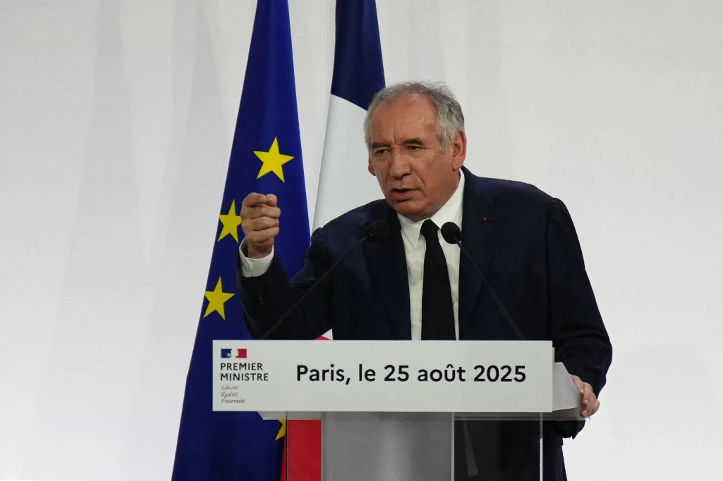 Pourquoi le Premier ministre français joue les kamikazes ?
