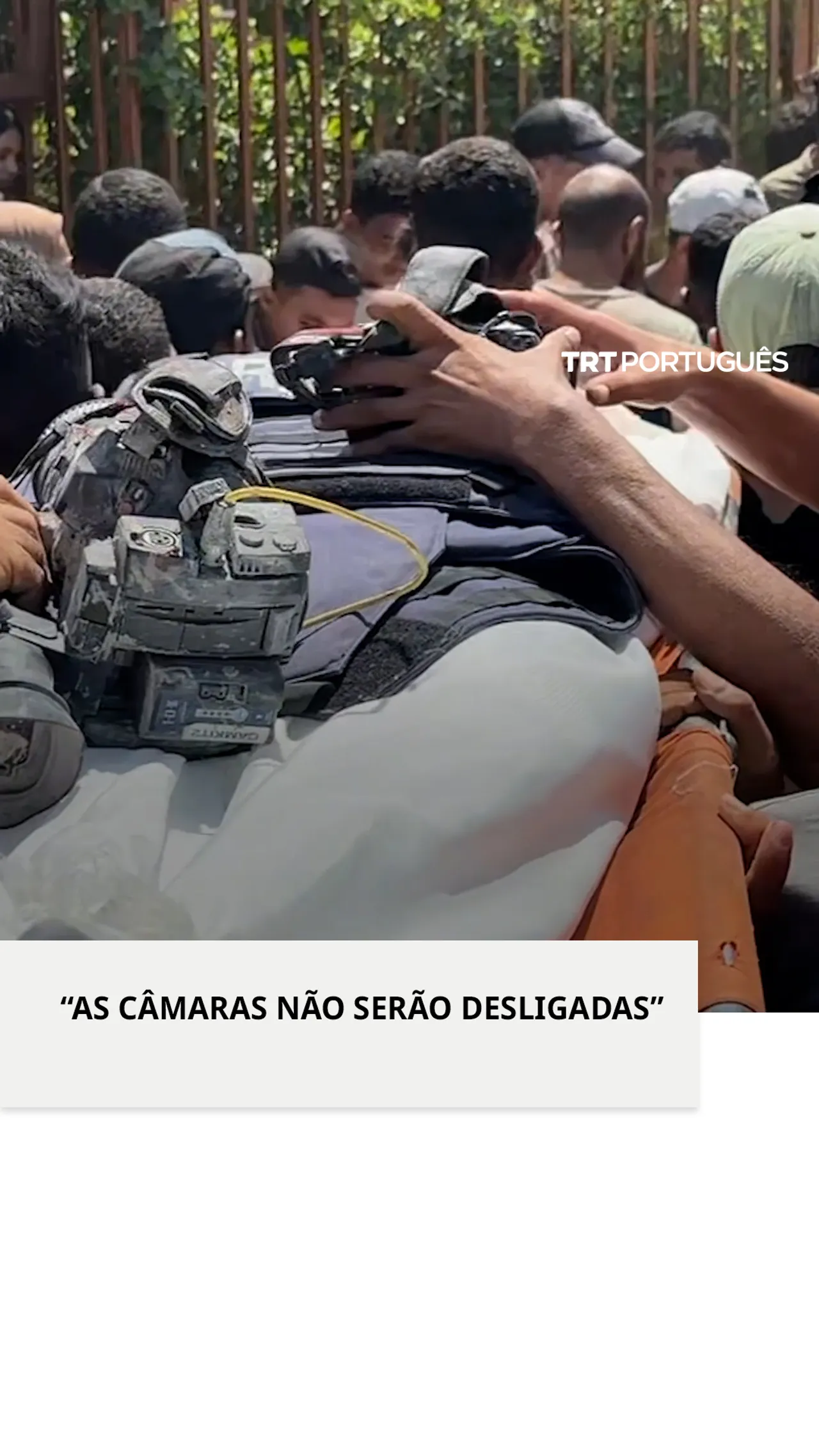 Funeral realizado para jornalistas de Gaza mortos pelo ataque israelita ao Complexo Médico Nasser