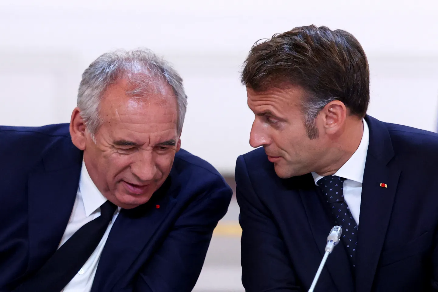 "Chaos" ou "responsabilité" :  La France au bord d'une nouvelle crise politique ?