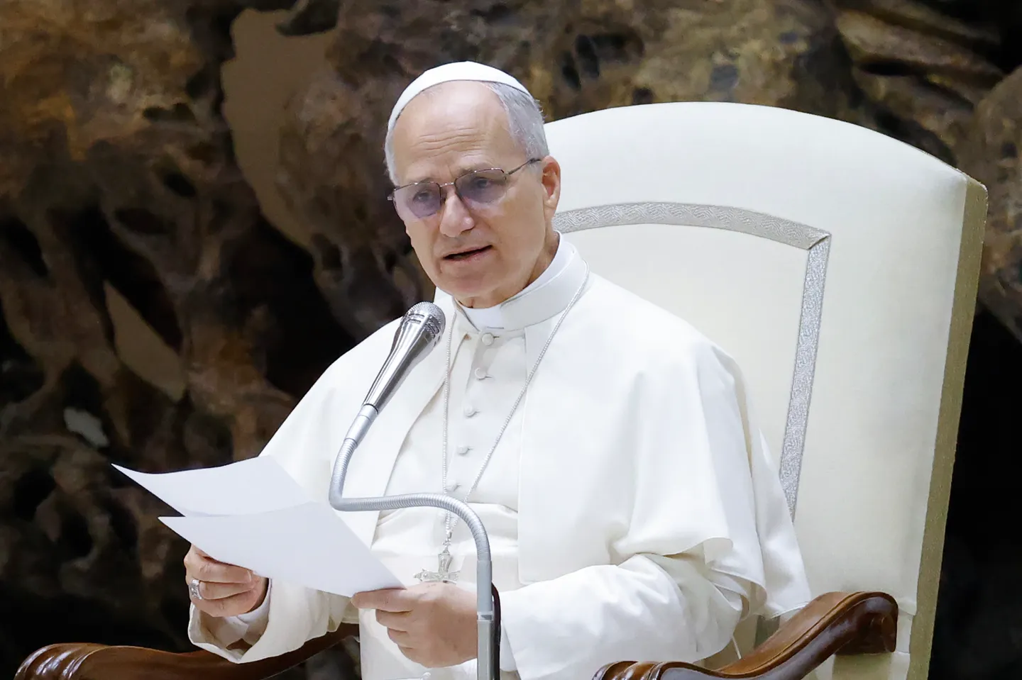 Papa Leoni bën thirrje për përfundimin e ndëshkimit masiv të banorëve të Gazës