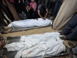 مجازر الاحتلال ترفع حصيلة الشهداء والجرحى بغزة.. ومنظمة تكشف احتجاز إسرائيل جثامين مئات الفلسطينيين