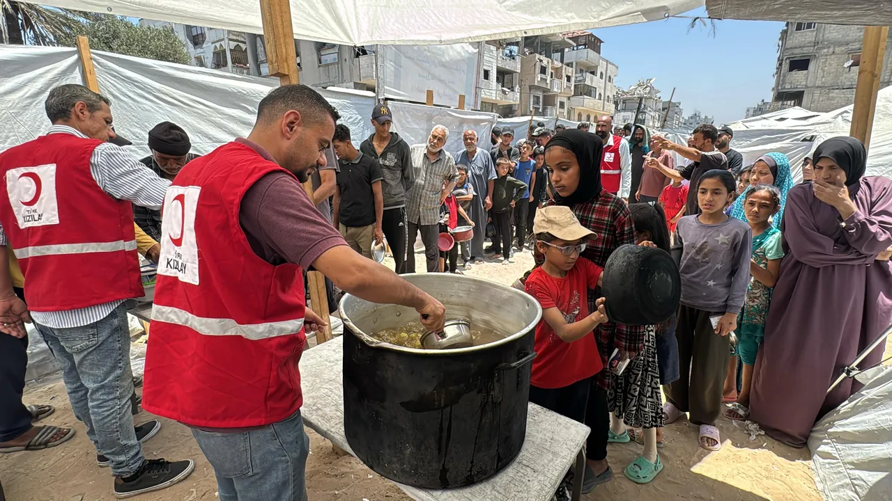 تداوم کمک‌های بشردوستانه سازمان‌های امدادی ترکیه به مردم غزه