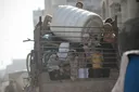 عشرات الشهداء والجرحى بقصف الاحتلال والتجويع في غزة ونزوح 80% من سكان حي الزيتون