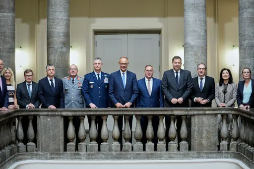 Schwindender US-Schutz: Deutschlands verzweifelter Versuch, seine eigene Sicherheit zu erfinden