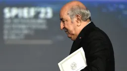 الرئيس الجزائري يُنهي مهام رئيس الوزراء ويُعيّن وزير الصناعة لتسيير المهام