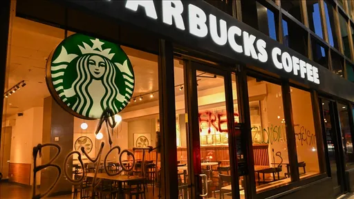 Shitjet e Starbucks në Malajzi bien me 36 për qind për shkak të bojkotit për Gazën