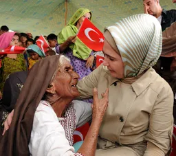Emine Erdogan pledges solidarity, aid as Pakistan faces devastating floods