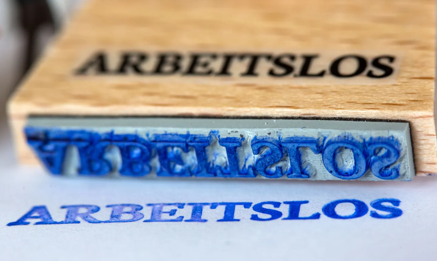 Zahl der Arbeitslosen übersteigt im August Drei-Millionen-Marke