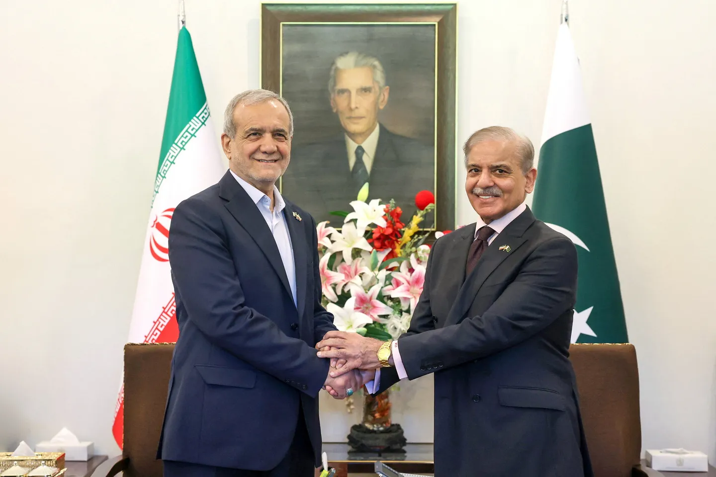 Pakistan, Iran sign free trade agreement, call for Gaza truce