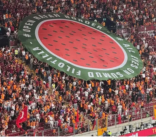 Dari stadium ke laut: Penyokong Galatasaray Turkiye bersorak untuk Gaza, Flotilla Sumud Global