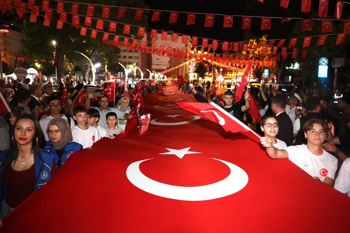 تركيا تحتفل بالذكرى الـ103 لعيد النصر بفاعليات رسمية وشعبية.. وأردوغان: نقطة تحوّل في تاريخنا
