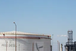 Egypt signs $340 million oil, gas deals with global firms