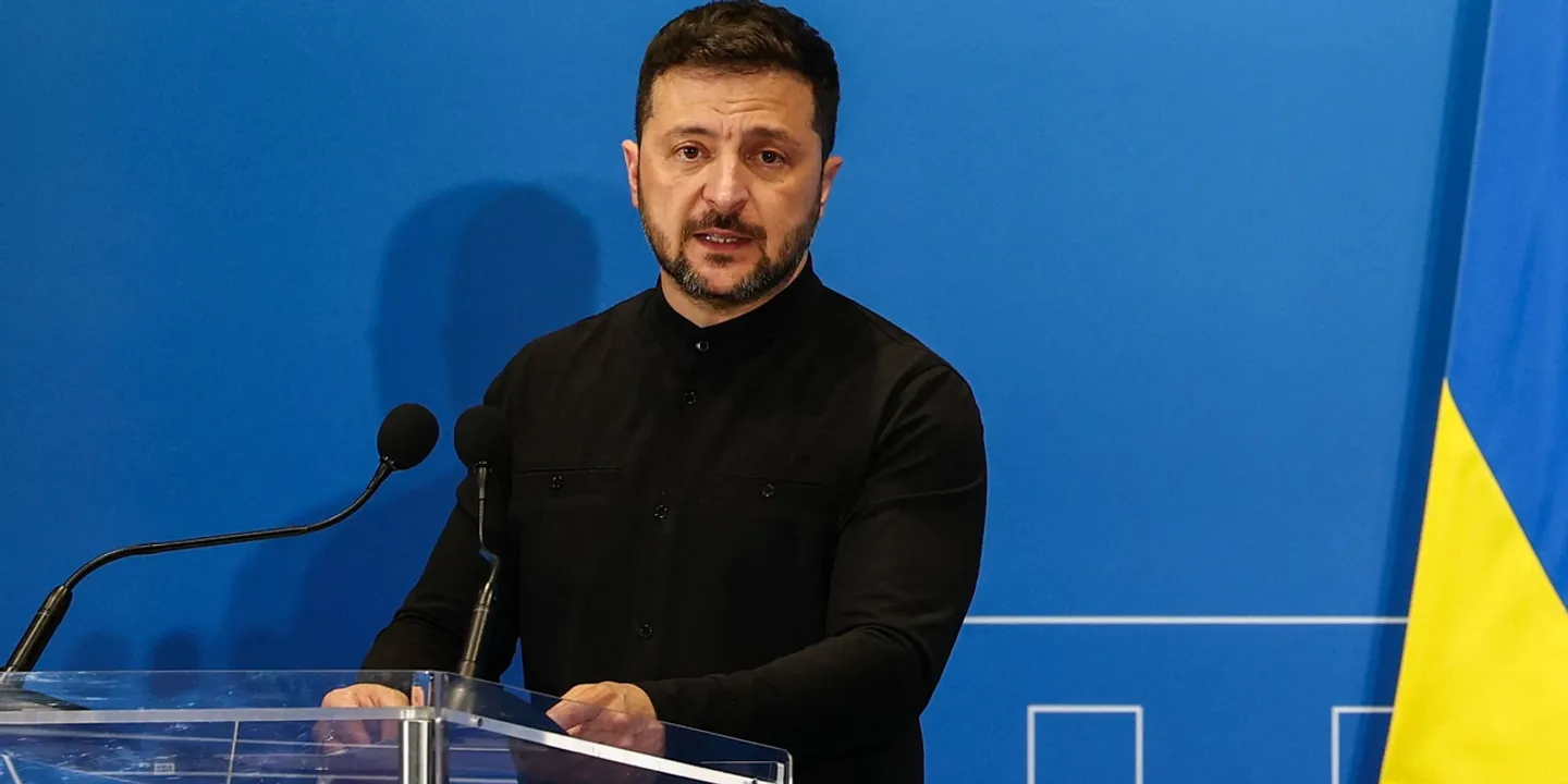 زيلينسكي يرفض مقترح إقامة منطقة عازلة مع روسيا ويعلن اغتيال رئيس البرلمان السابق