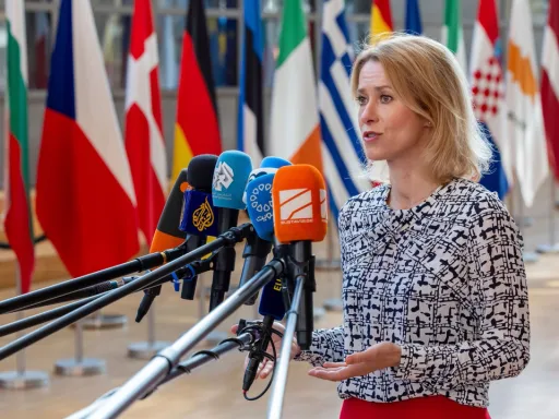 UE não devolverá fundos congelados da Rússia até que a Ucrânia receba reparações, diz Kallas