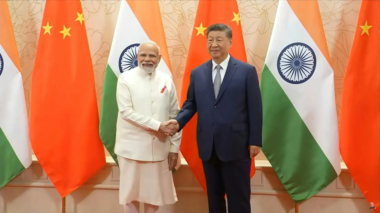 Modi se întâlnește cu Xi pentru a discuta despre comerț și probleme de frontieră după ani de zile