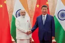चीन के शी जिनपिंग और भारत के मोदी ने तियानजिन में बैठक में सीमा मतभेदों को सुलझाने का संकल्प लिया