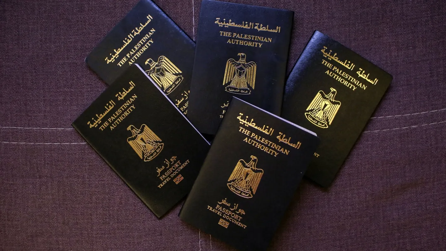 الولايات المتحدة تعلّق الموافقة على إصدار التأشيرات لحملة الجواز الفلسطيني