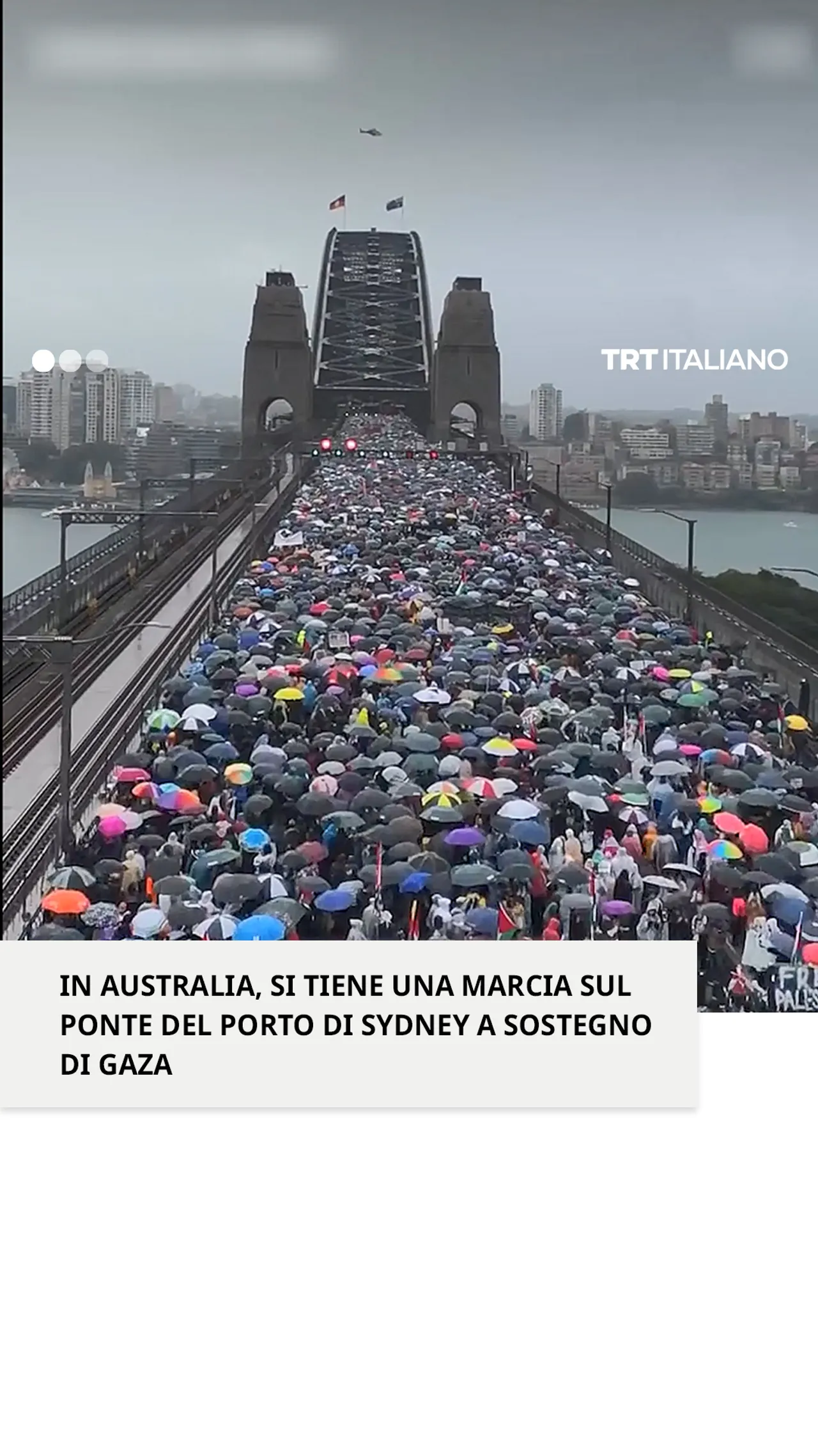 Australia, marcia sul ponte del porto di Sydney a sostegno di Gaza
