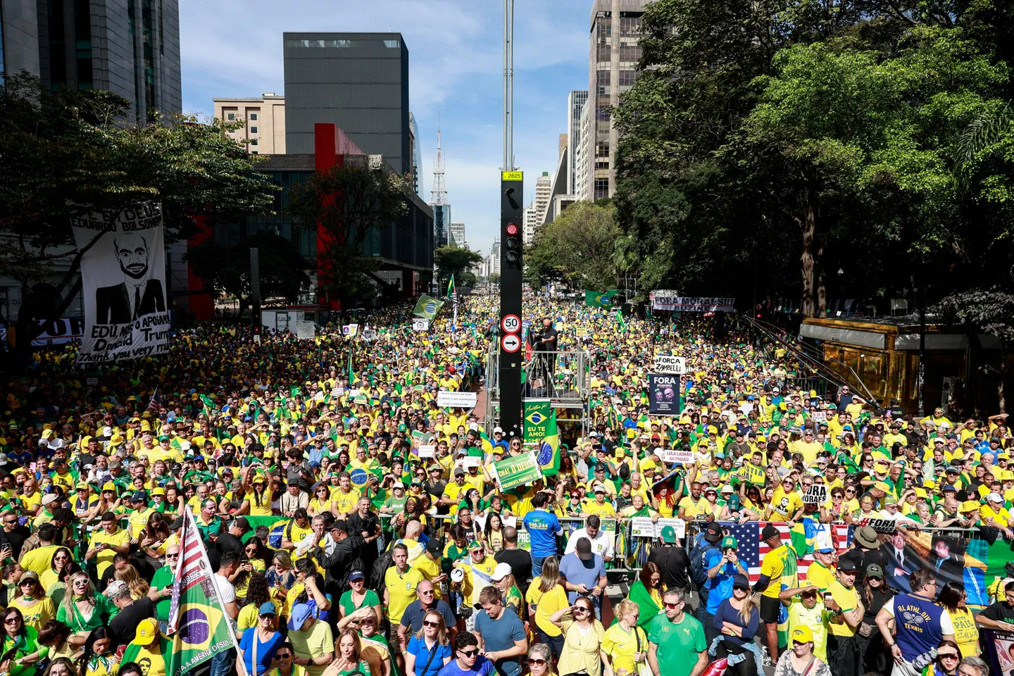 Protestas a favor de Bolsonaro se desatan en Brasil, en medio del pulso diplomático con EE.UU.