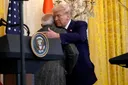 Trump menaikkan total tarif menjadi 50 persen pada India karena membeli minyak Rusia