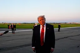 Trump mantiene presión sobre Rusia por guerra en Ucrania: envía submarinos nucleares y diplomáticos
