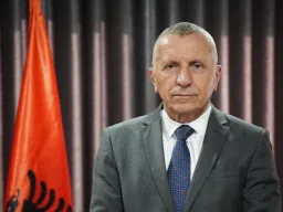 Shaip Kamberi padit Ana Brnabiqin për nxitje të urrejtjes etnike dhe fetare