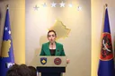Presidentja Osmani tërheq kërkesën për sqarim nga Kushtetuesja, shkak gjyqtari që "rrezikon sigurinë