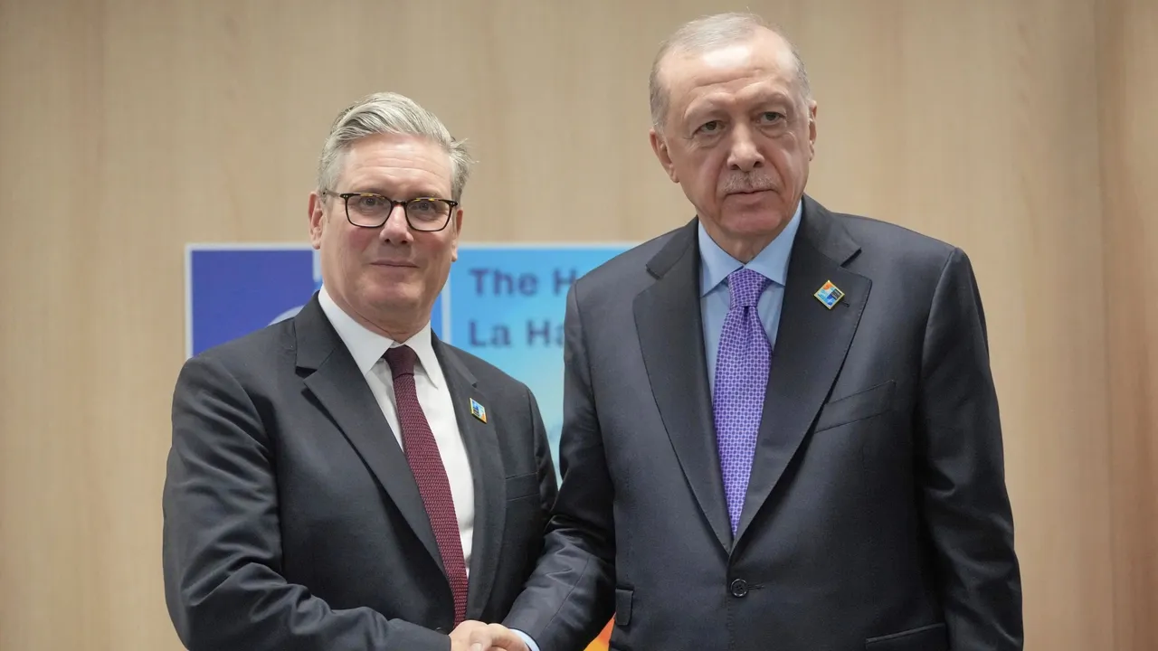 Erdogan felicita Starmer pela sua posição sobre o Estado palestiniano