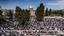 Izraeli i ndalon me 6 muaj hyrjen në Xhaminë Al-Aksa muftiut palestinez