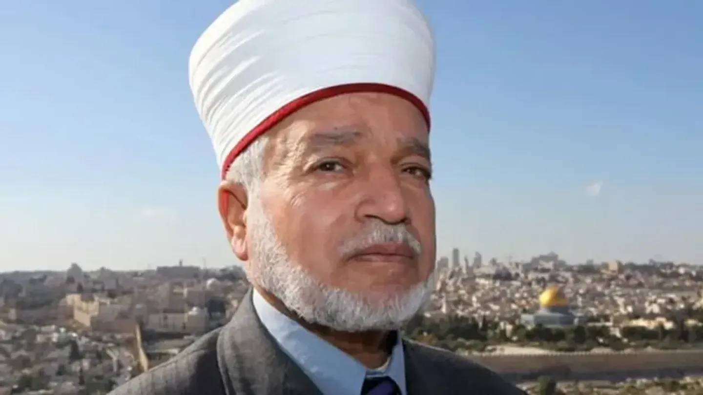 إسرائيل تمدد إبعاد مفتي فلسطين عن المسجد الأقصى لمدة 6 أشهر