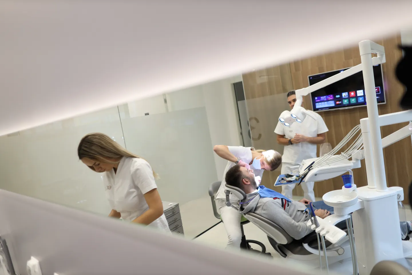 Hrvatska: Žene su manje plaćene, ali ih znatno više diplomira i doktorira