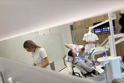 Hrvatska: Žene su manje plaćene, ali ih znatno više diplomira i doktorira
