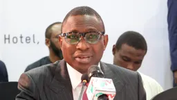 Shugaban EFCC ya ƙaryata rahoton da ke cewa ya tilasta wa shugaban NNPC yin murabus