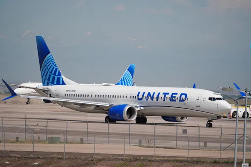 “United Airlines” aviaşirkəti ölkə üzrə bütün uçuşlarını dayandırıb