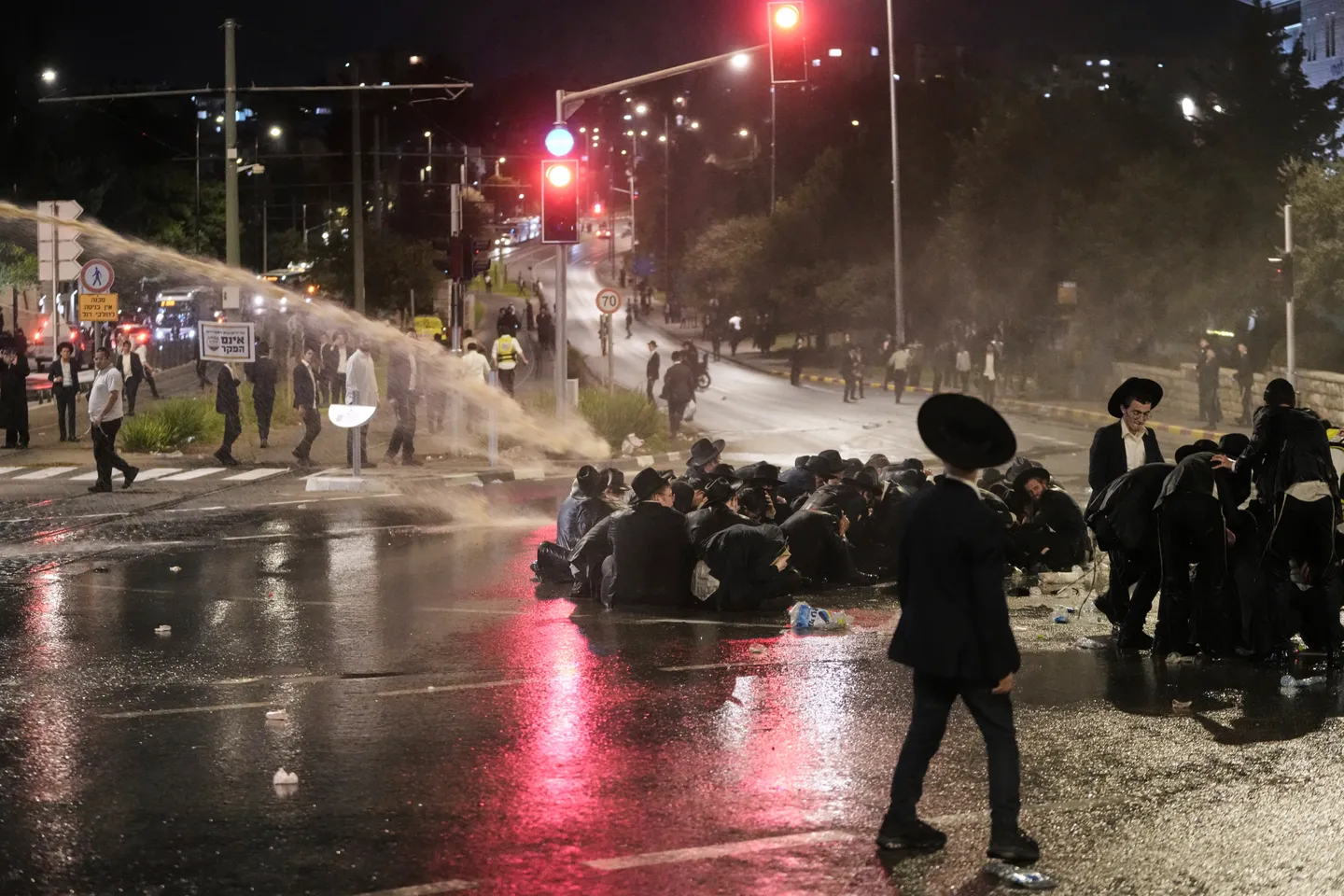 המונים מחו מול כלא 10 בבית ליד – זעקה על מעצר בוגרי ישיבות וחוק הגיוס