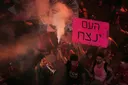 انقسام إسرائيلي واسع حول خطة احتلال غزة.. والجيش يحشد قواته ومعداته قرب الحدود