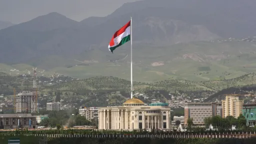 رشد ۷ درصدی تجارت خارجی تاجیکستان در شش‌ ماه نخست ۲۰۲۵