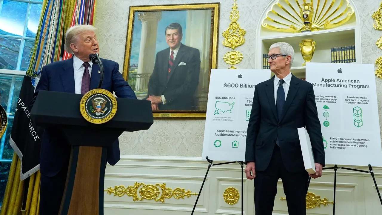Trump anuncia tarifa de 100% sobre semicondutores e isenta empresas que transfiram produção aos EUA