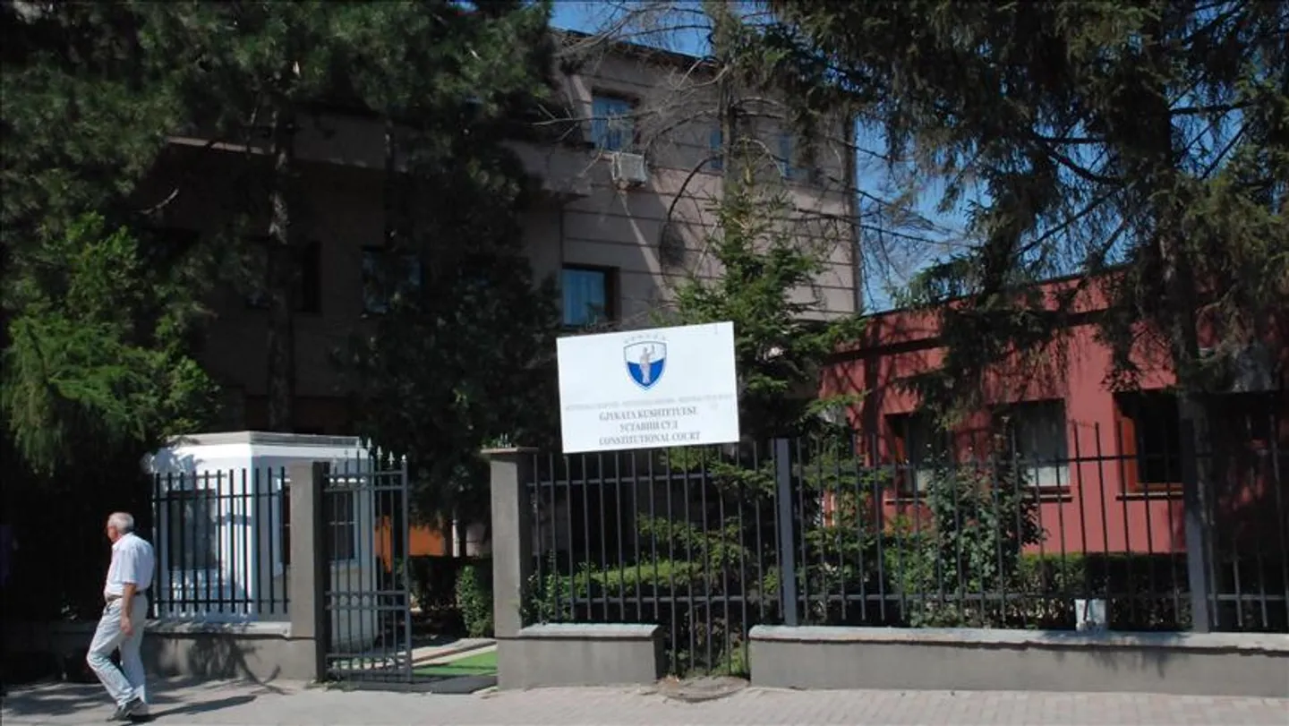 Gjykata Kushtetuese: Zgjedhja e kryeparlamentarit brenda 30 ditëve me votim të hapur
