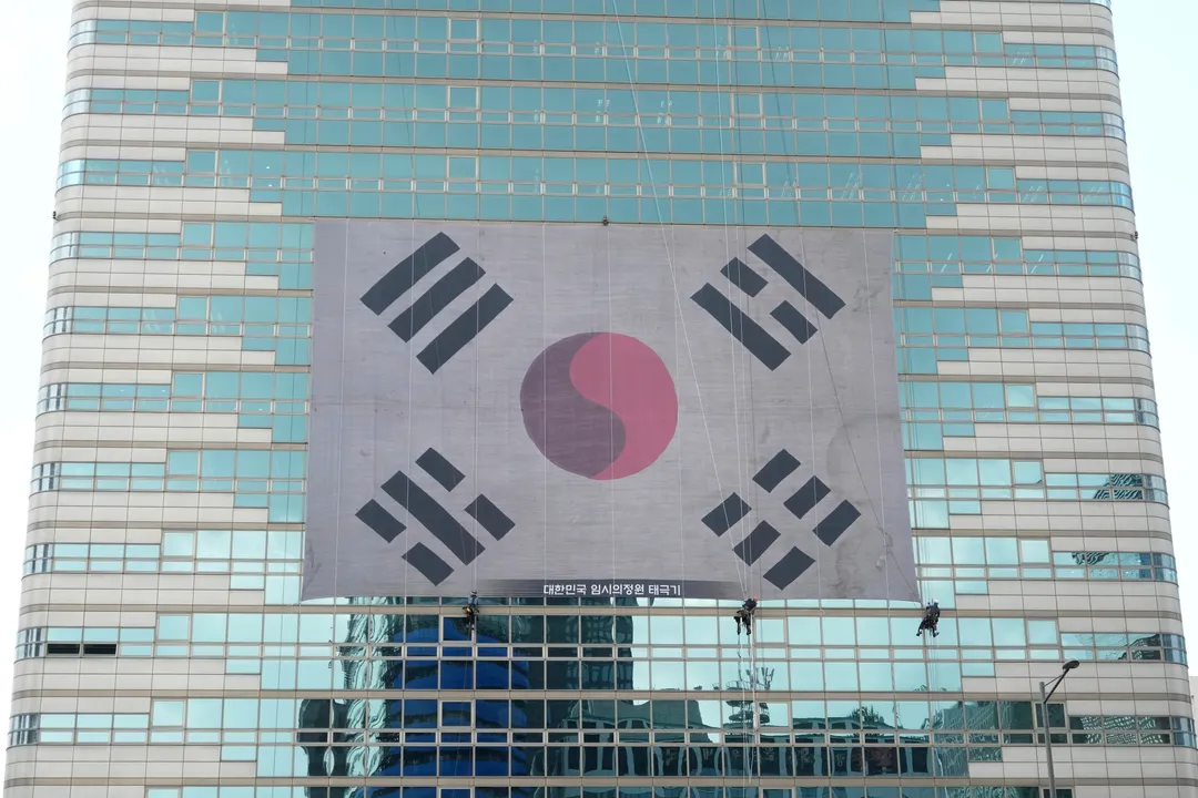 네이버의 결제 부문, 100억 달러 규모의 계약으로 한국 암호화폐 거래소 운영사 인수 예정