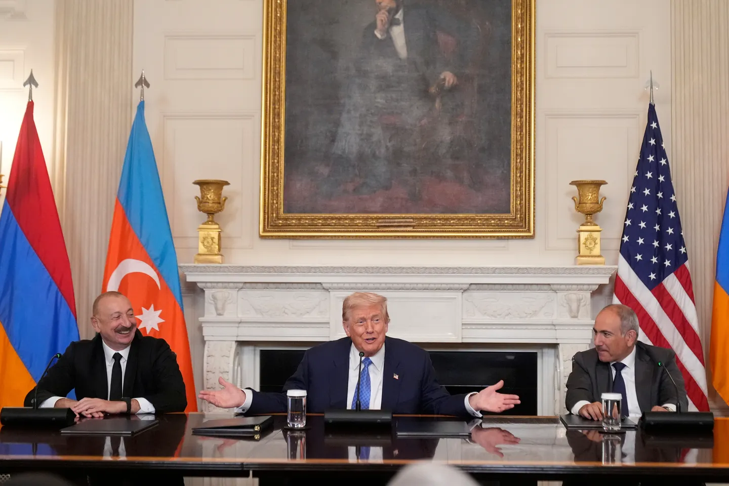 Azerbaijani, Armenian FMs hold talks on enforcing Washington peace declaration