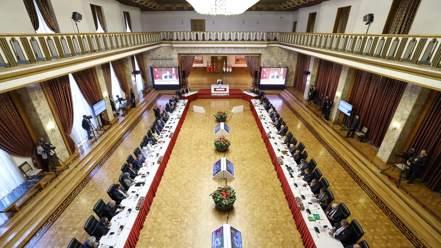 Iniciativa "Türkiye livre do terrorismo" não é um "processo de negociação" com o PKK